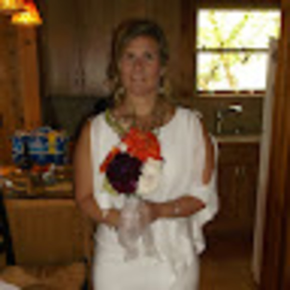 Meet your Posher, Alyson - Picture 1 of 1